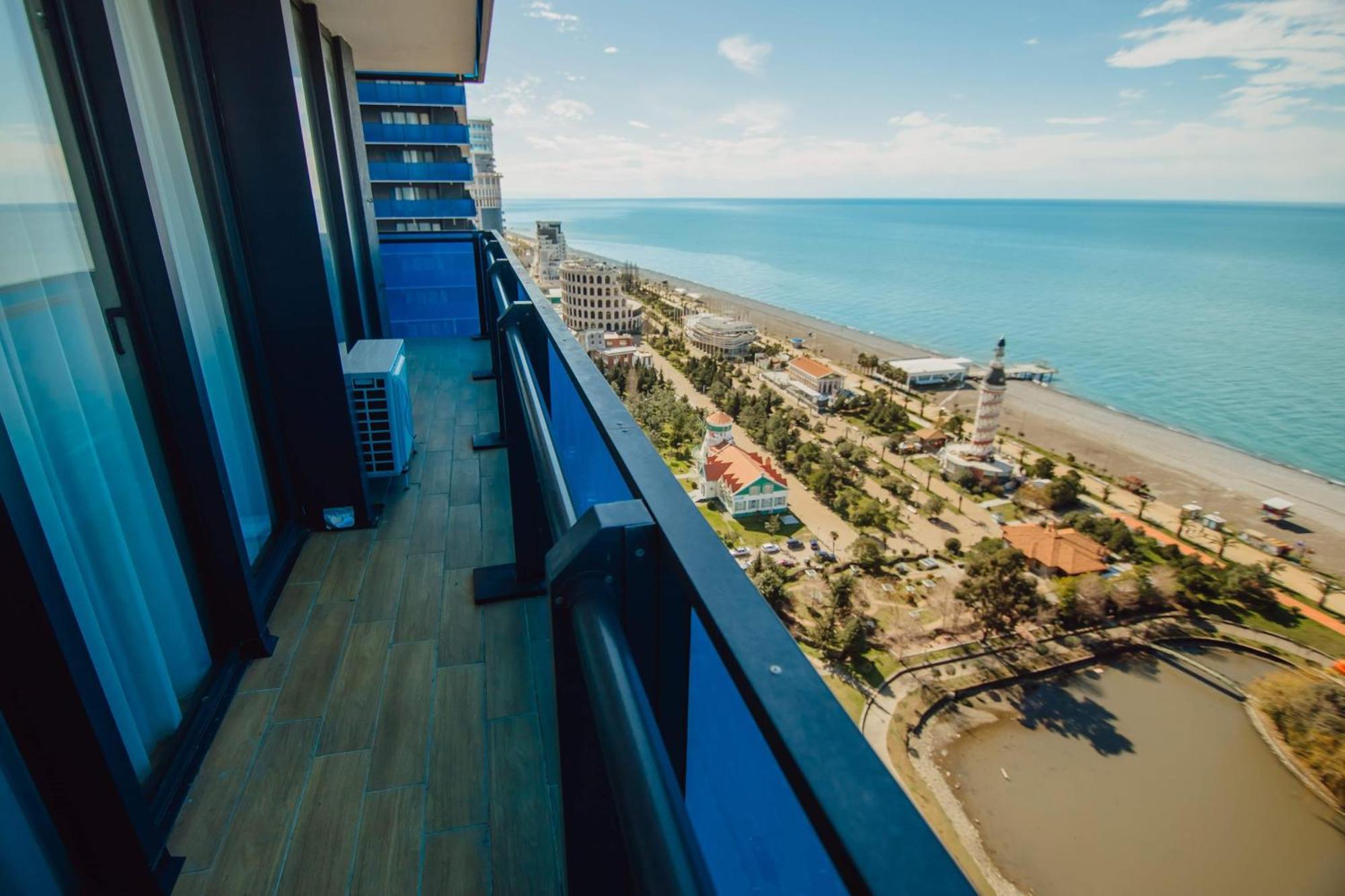 Luxury Beach Front Hotel Батуми Экстерьер фото