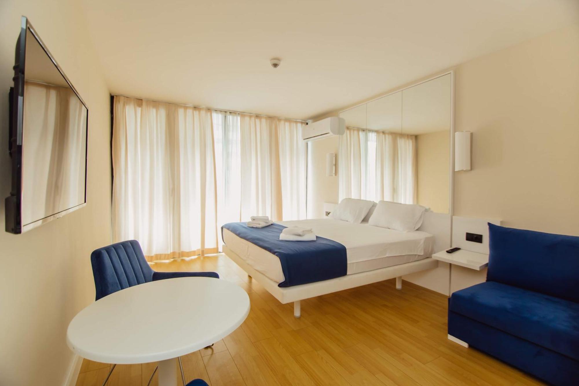 Luxury Beach Front Hotel Батуми Экстерьер фото
